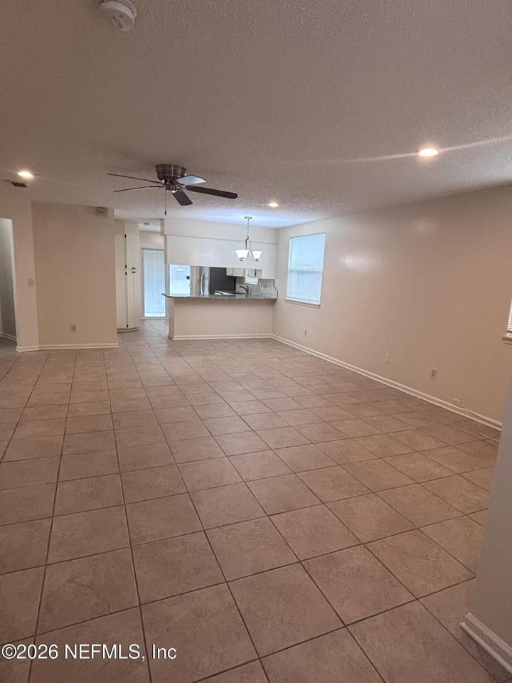 2744 Cavender Ct - Photo 3 of 7