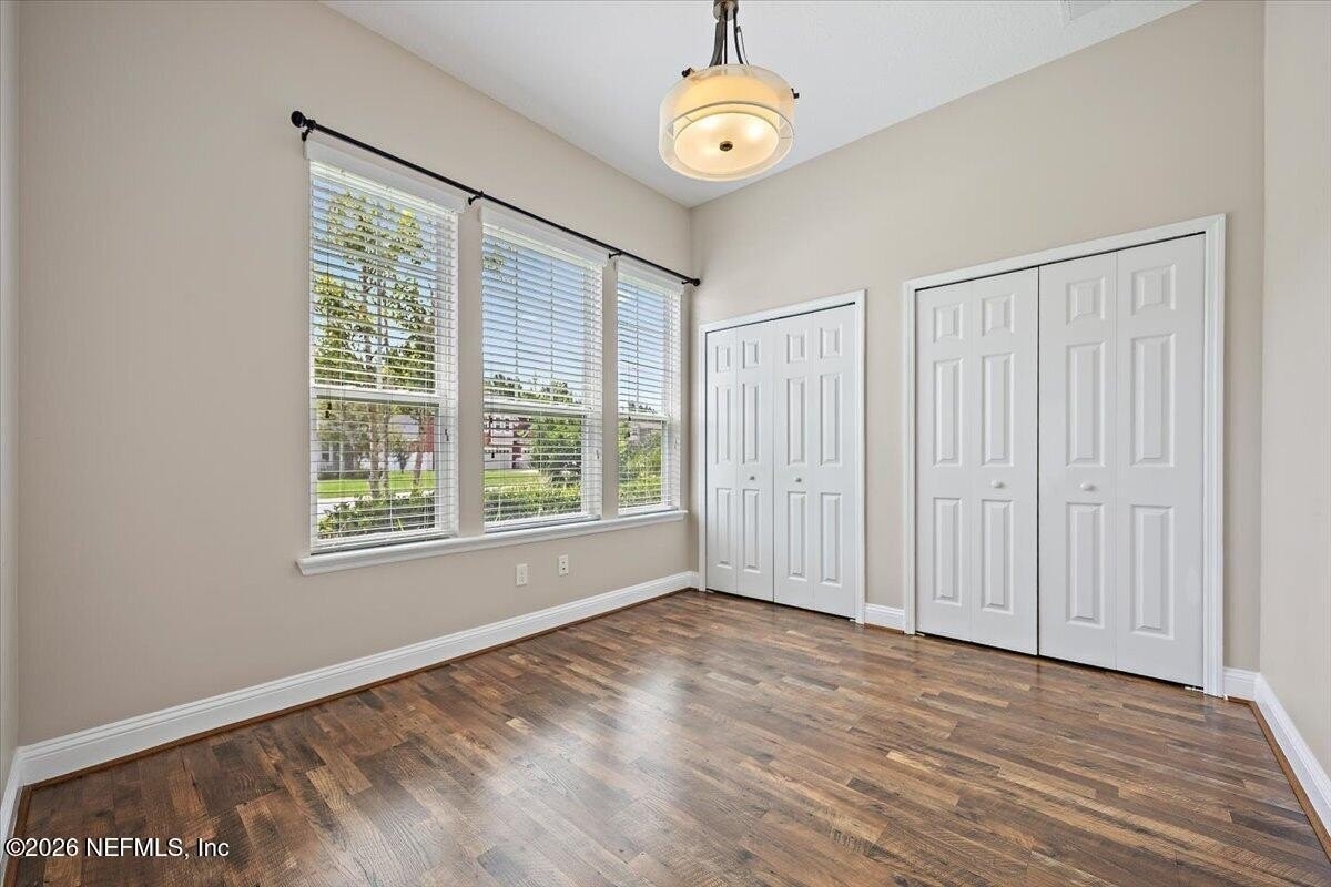 401 Brambly Vine Dr - Photo 7 of 50