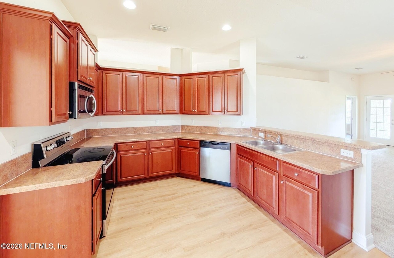 7547 Westland Oaks Dr - Photo 2 of 20