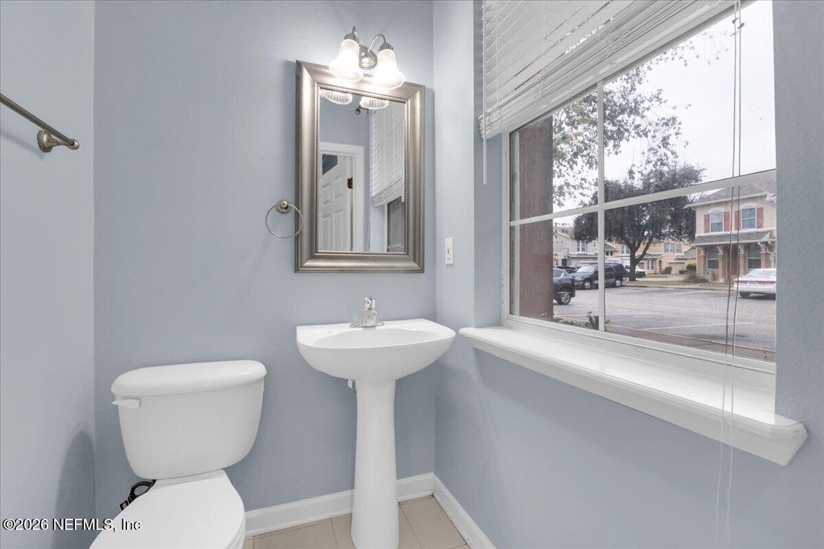 13002 Surfside Dr - Photo 5 of 23