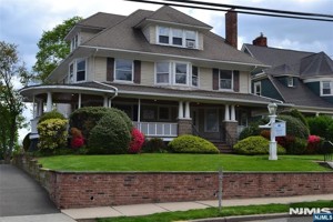 featured image of 129 Prospect St #1
