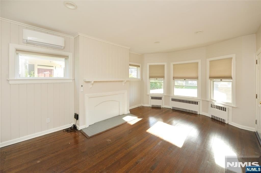 129 Prospect St #1 - Photo 2 of 10