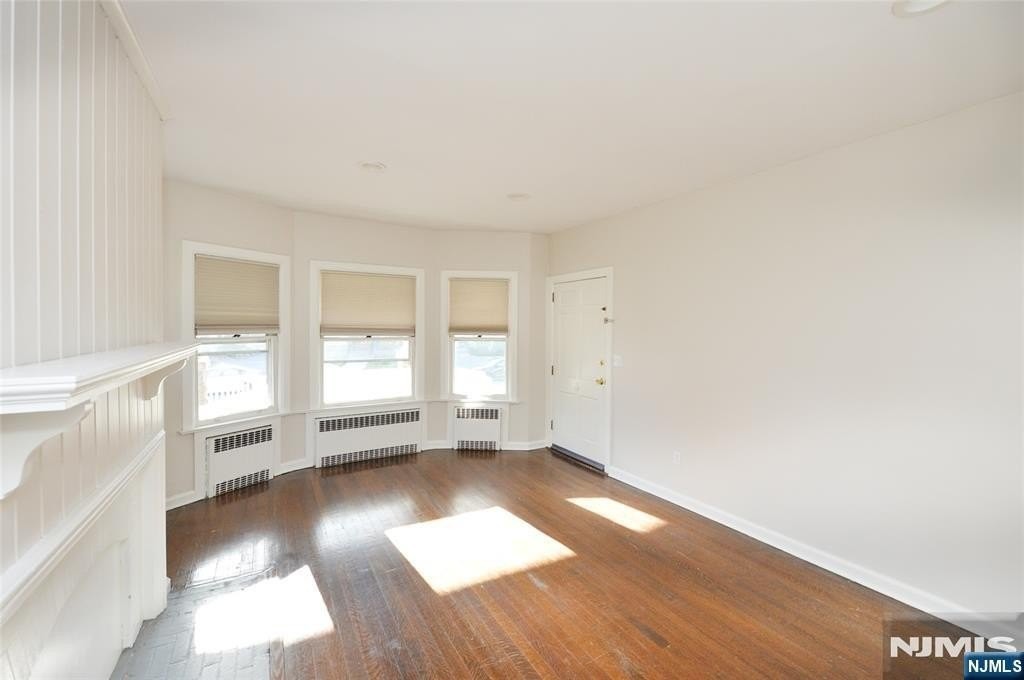 129 Prospect St #1 - Photo 4 of 10