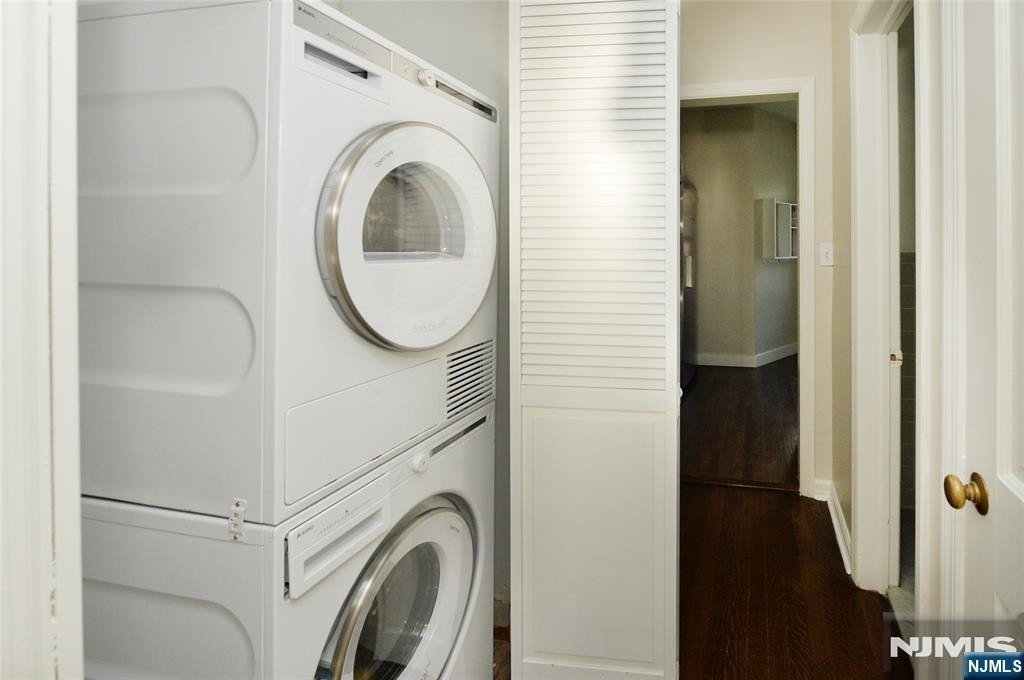 129 Prospect St #1 - Photo 5 of 10