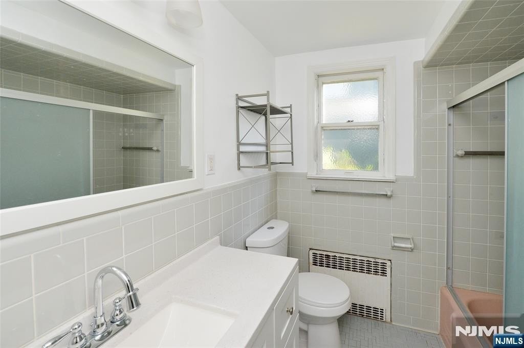 129 Prospect St #1 - Photo 6 of 10
