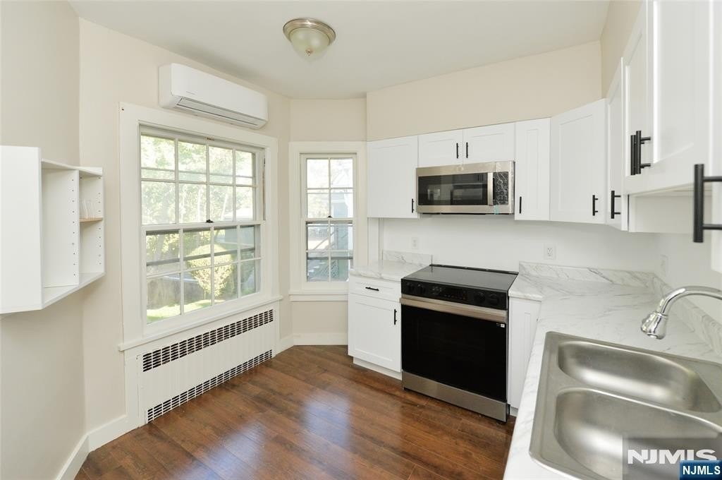 129 Prospect St #1 - Photo 7 of 10