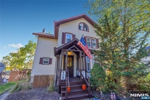featured image of 380 Livingston St