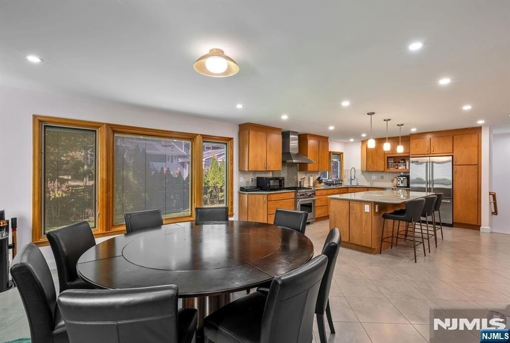 23 Spruce Pl - Photo 6 of 24