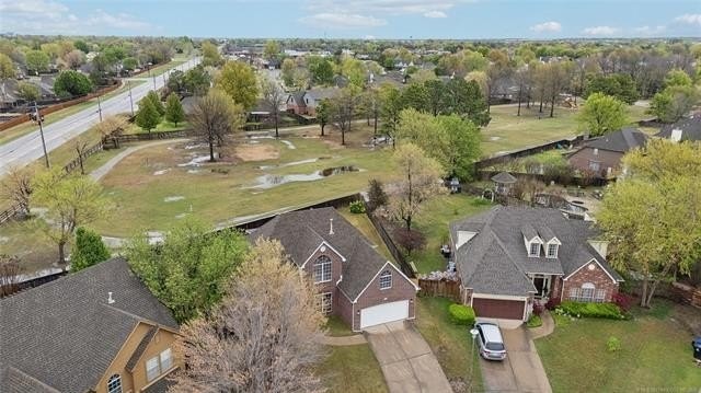 304 N Nyssa Ave - Photo 3 of 41