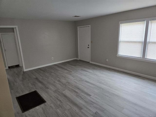 1523 E 43rd Pl - Photo 3 of 14