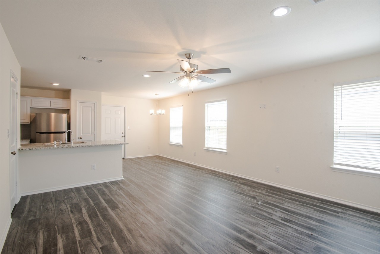 1516 Kennedy St #B - Photo 3 of 11