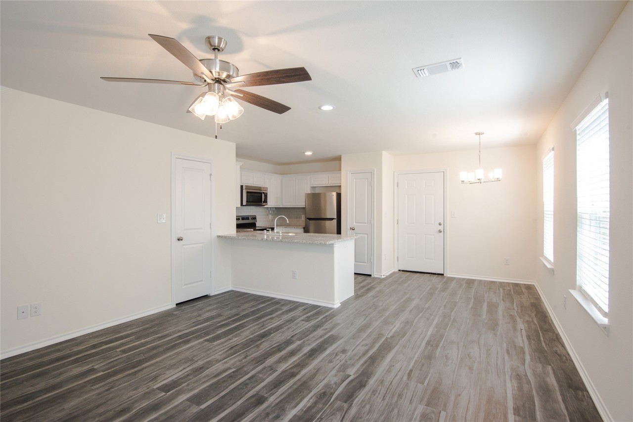 1516 Kennedy St #B - Photo 4 of 11