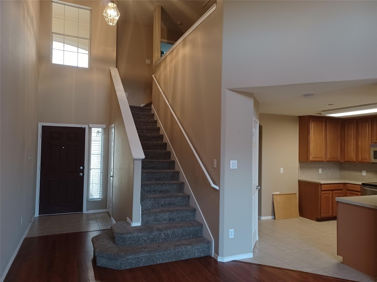 10119 Wake Bridge Dr - Photo 4 of 24