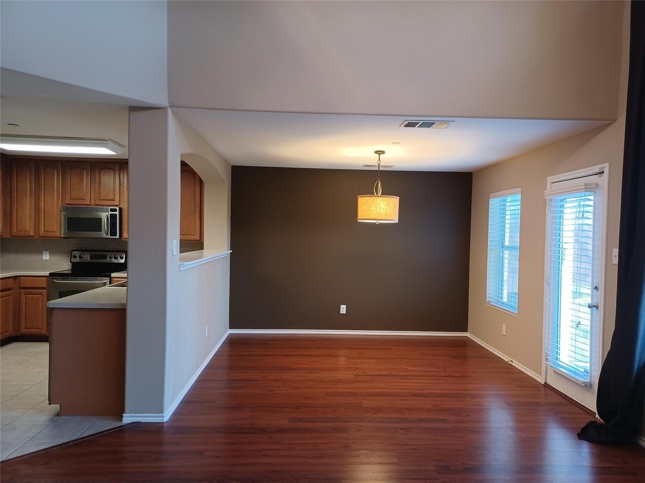 10119 Wake Bridge Dr - Photo 6 of 24