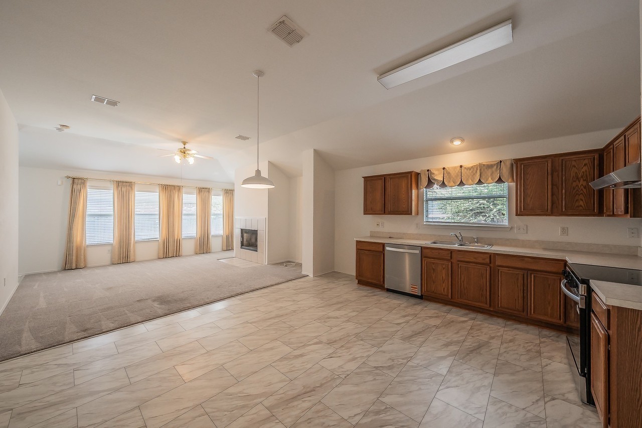 6833 Bluff View Dr - Photo 7 of 27