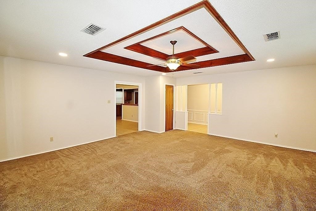 1421 Tahoe Ln - Photo 6 of 24