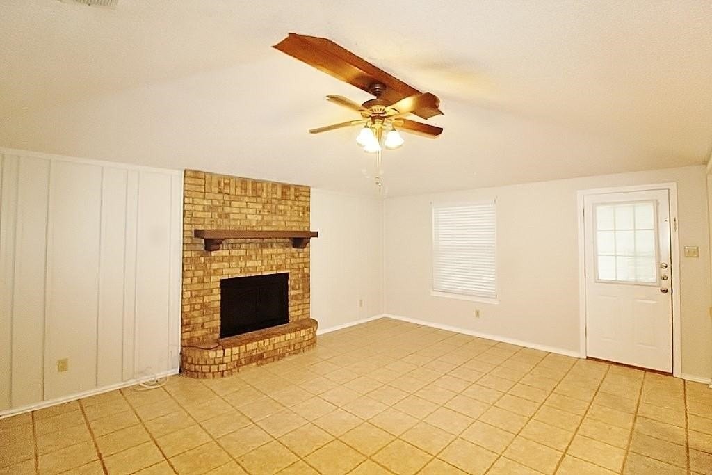 1421 Tahoe Ln - Photo 7 of 24