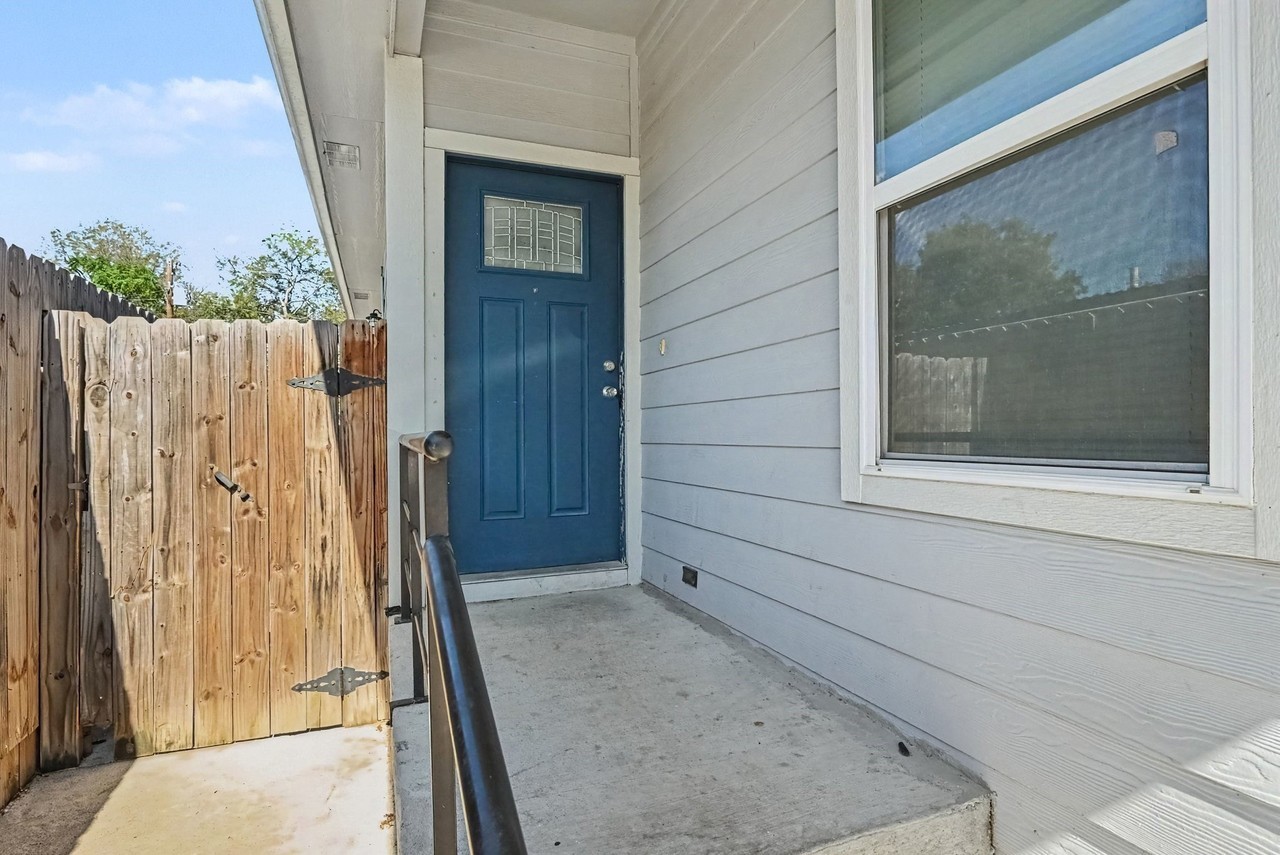 1306 Orange St - Photo 4 of 25
