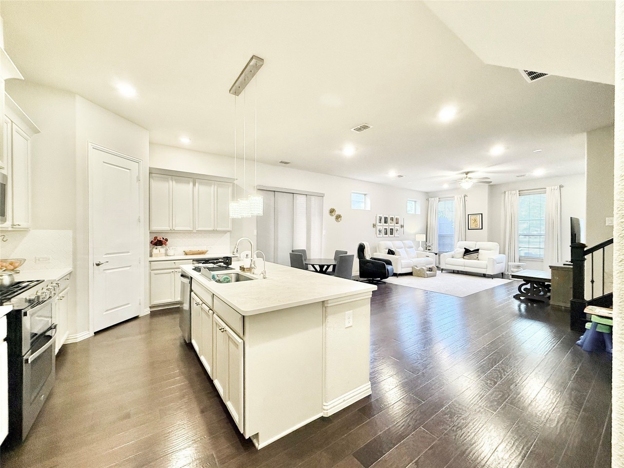 1021 Zachary Way - Photo 7 of 30