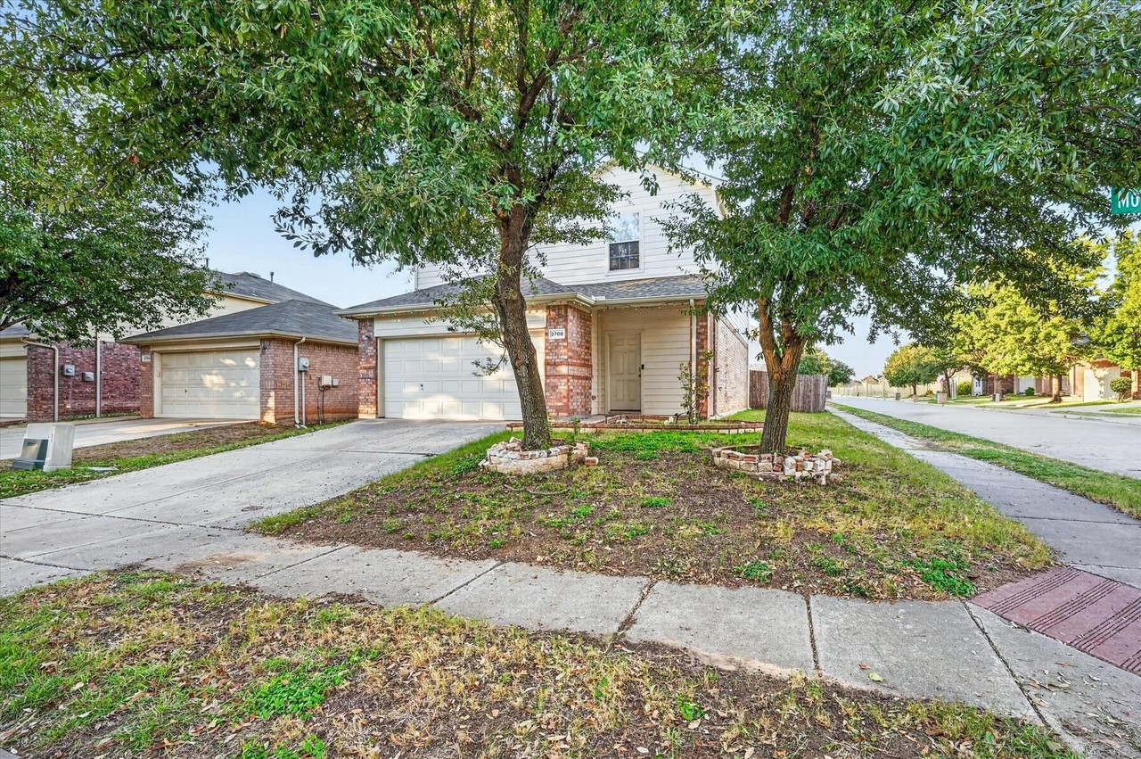 2700 Mountain Lion Dr - Photo 3 of 28