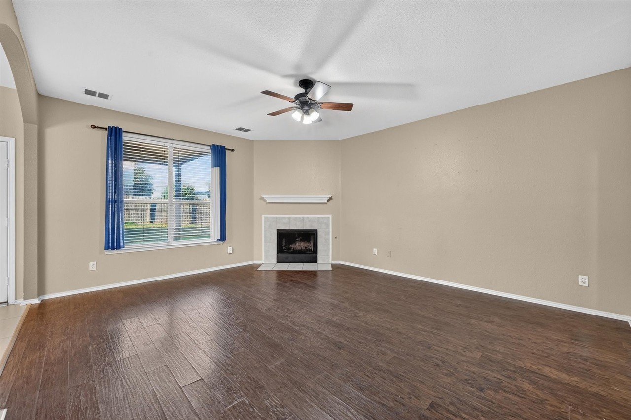 2700 Mountain Lion Dr - Photo 7 of 28