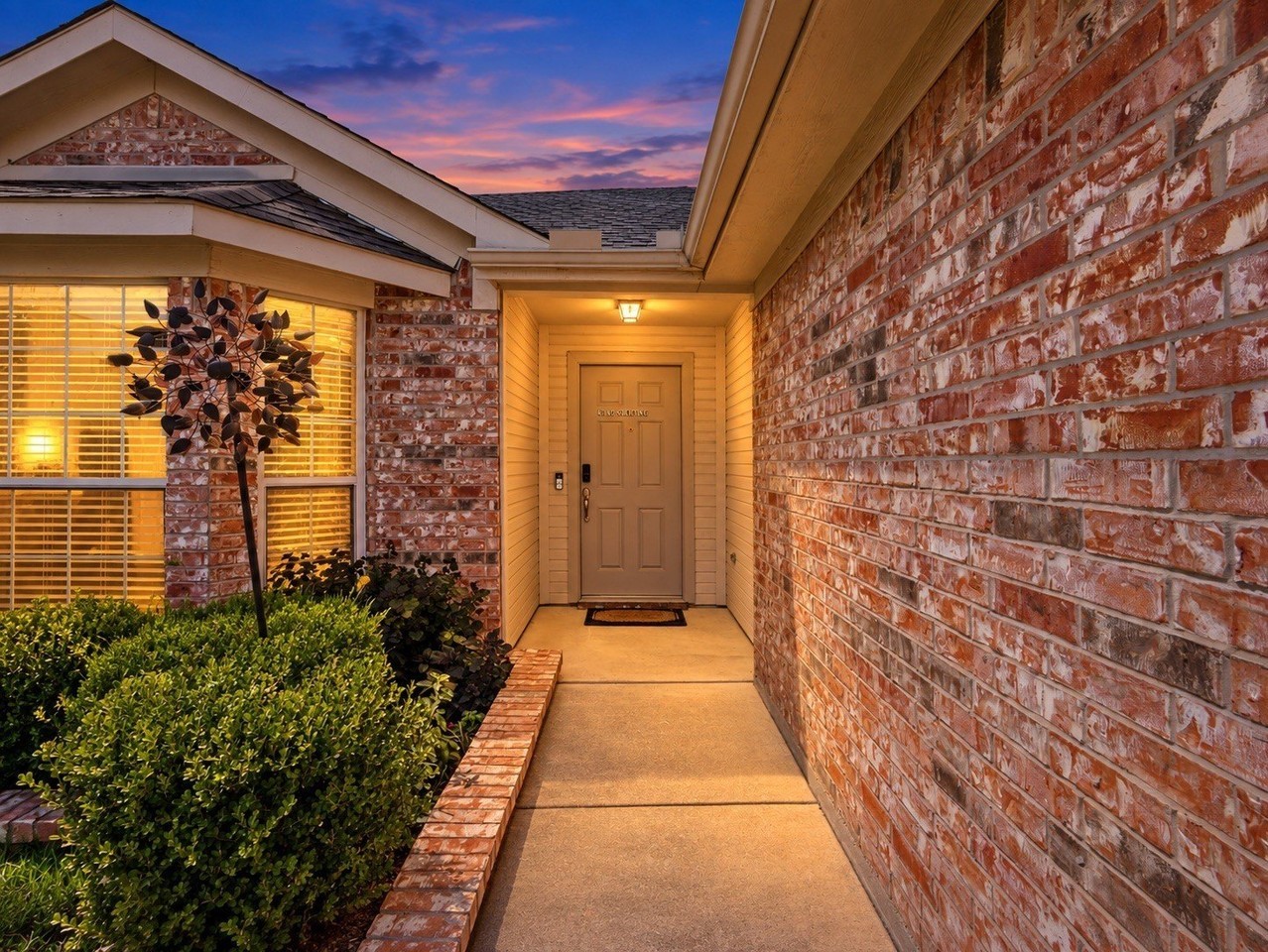 8404 Bowspirit Ln - Photo 2 of 31