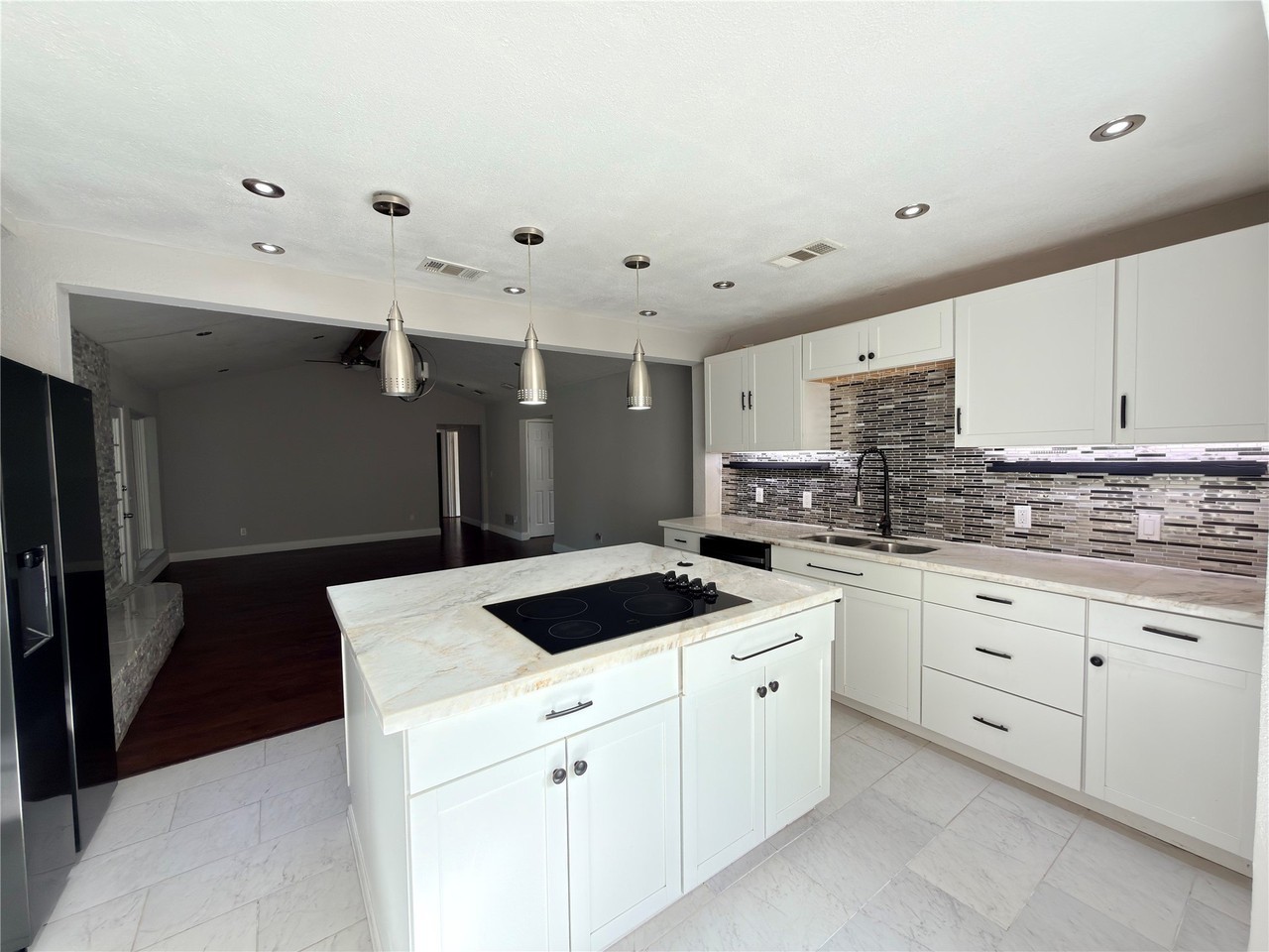 4109 Twilight Trl - Photo 6 of 28