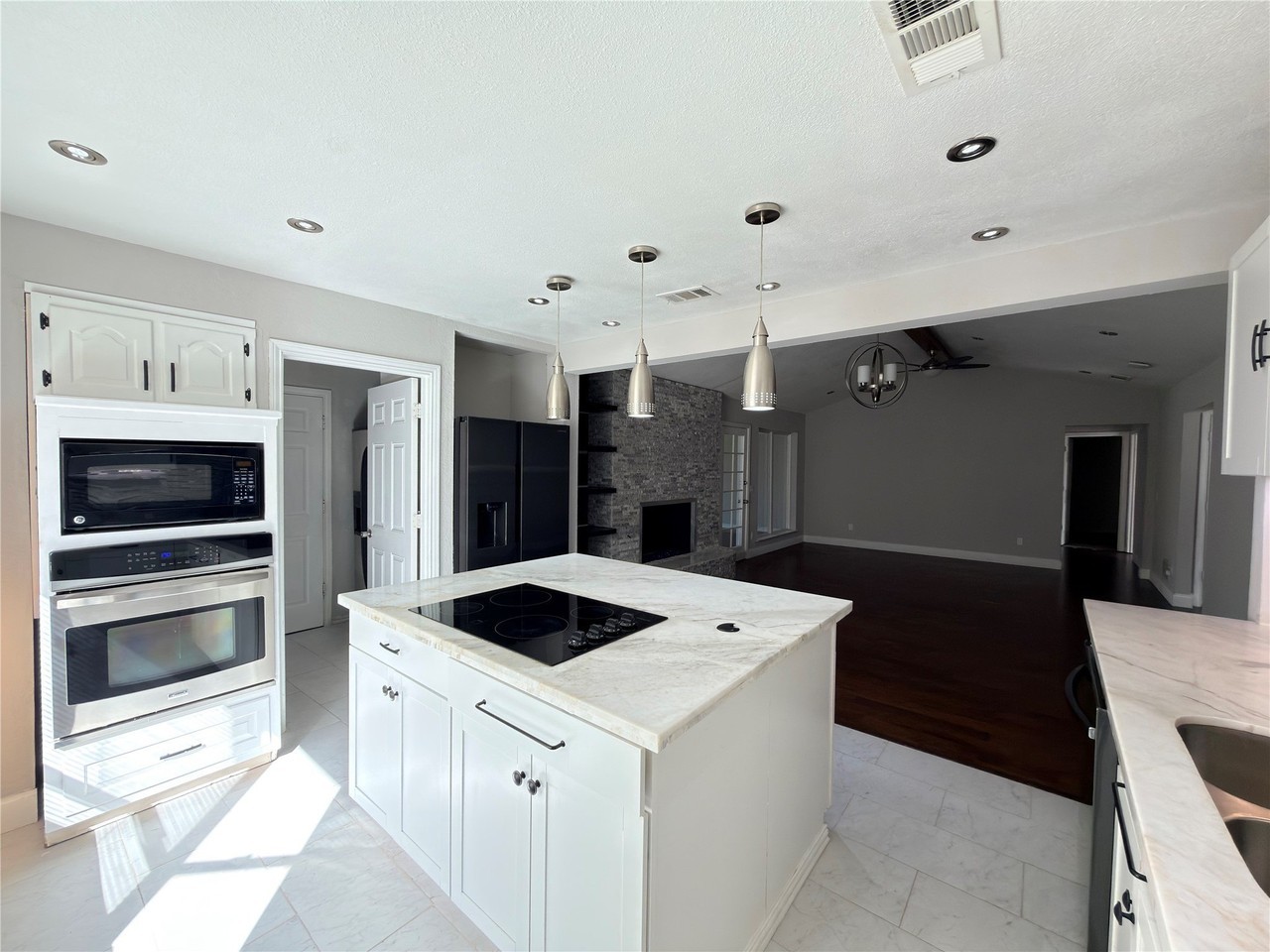 4109 Twilight Trl - Photo 7 of 28
