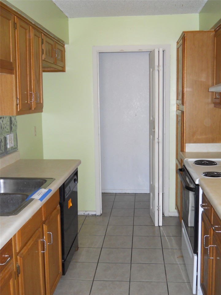11 Shady Brook Cir - Photo 3 of 9