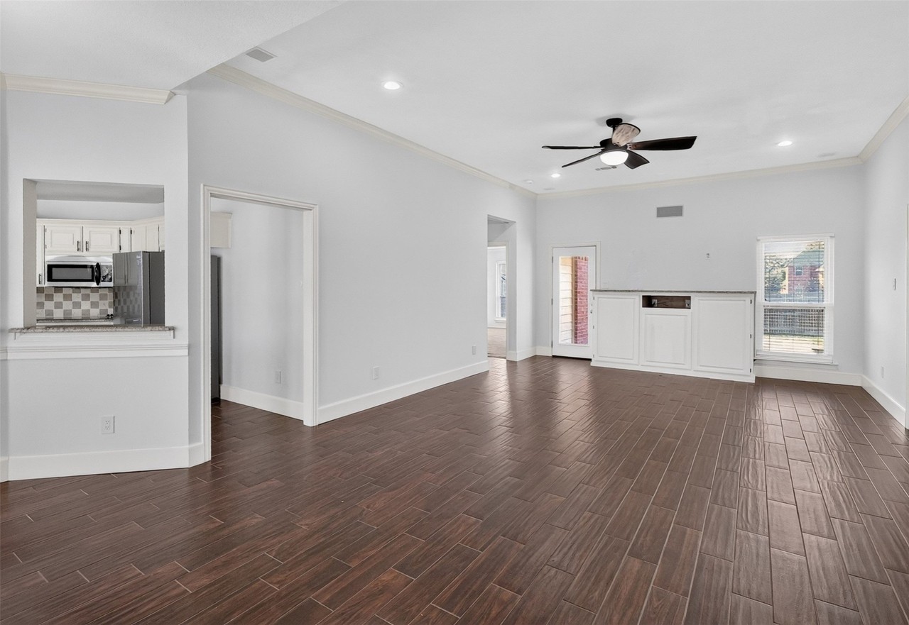 3608 Parkmead Dr - Photo 4 of 28