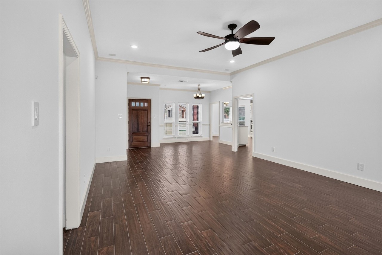 3608 Parkmead Dr - Photo 5 of 28