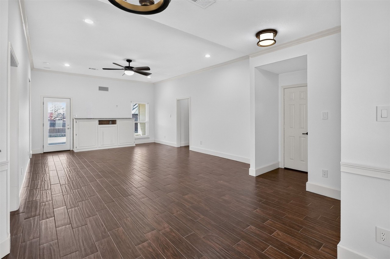 3608 Parkmead Dr - Photo 6 of 28