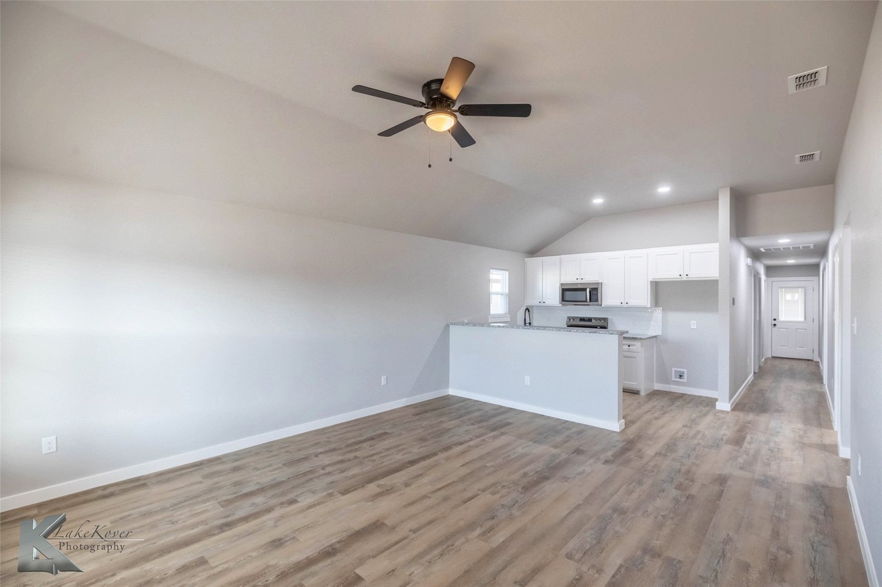 152 Tombstone Rd - Photo 5 of 26