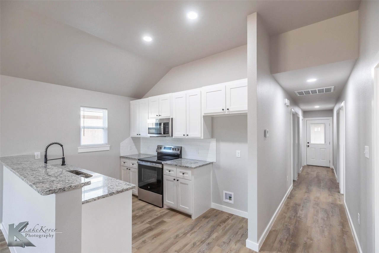152 Tombstone Rd - Photo 7 of 26
