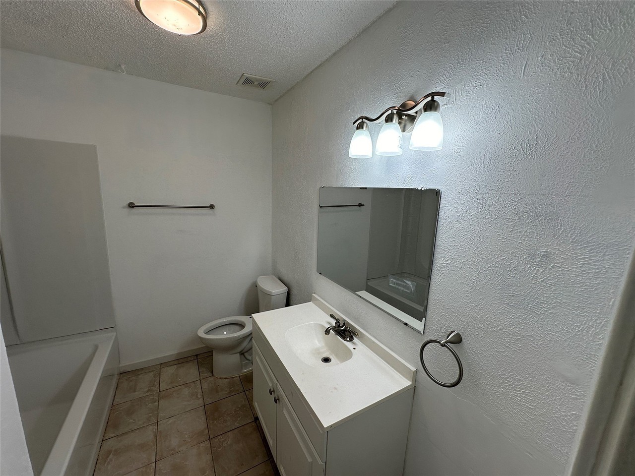 410 E Timberview Ln - Photo 7 of 12