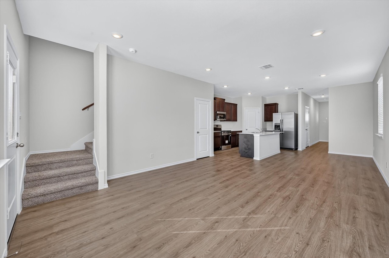 6205 Silver Maple Way - Photo 2 of 28