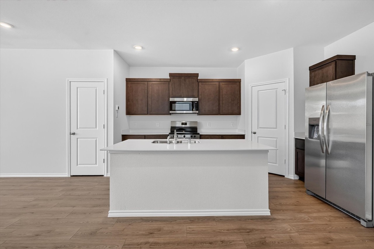 6205 Silver Maple Way - Photo 3 of 28