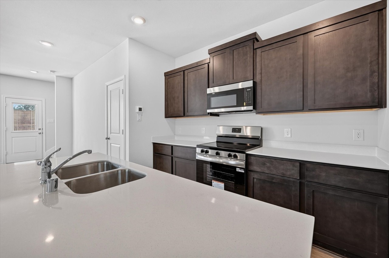 6205 Silver Maple Way - Photo 7 of 28