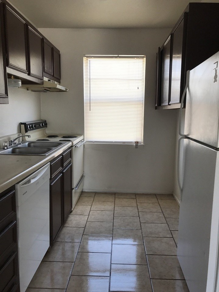 701 Cherry #H - Photo 2 of 6