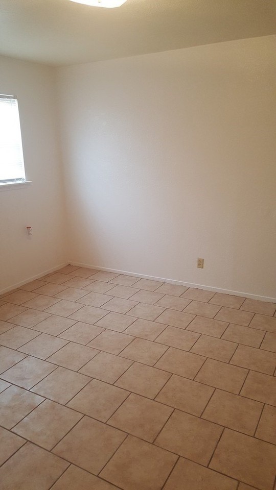 701 Cherry #H - Photo 4 of 6