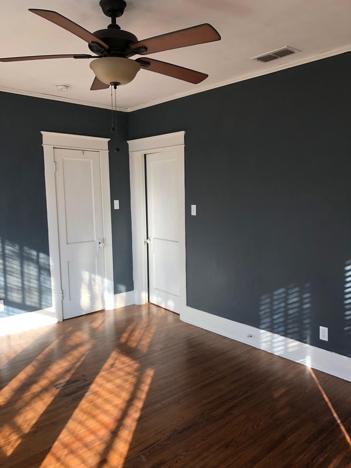 1266 Peach St - Photo 4 of 12