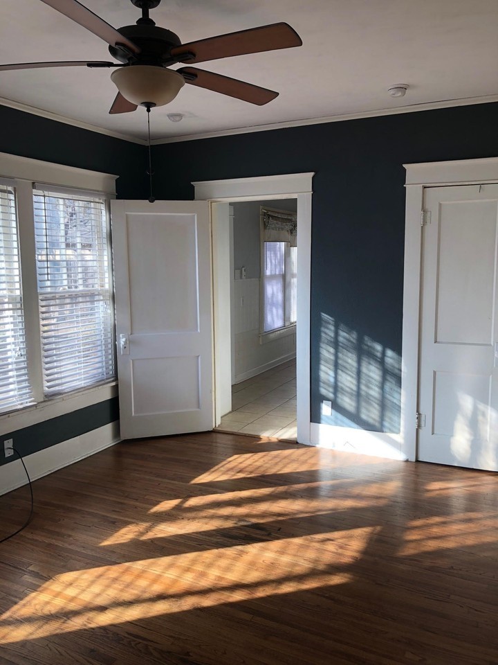 1266 Peach St - Photo 5 of 12