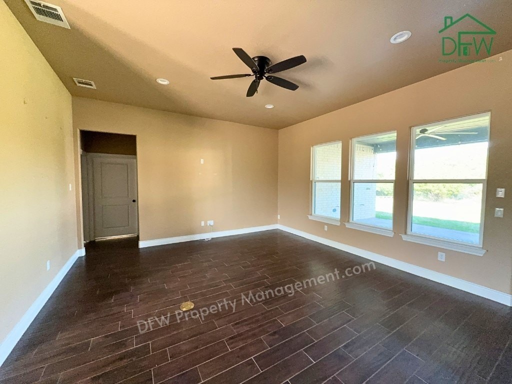 105 Fawna Dr - Photo 3 of 27