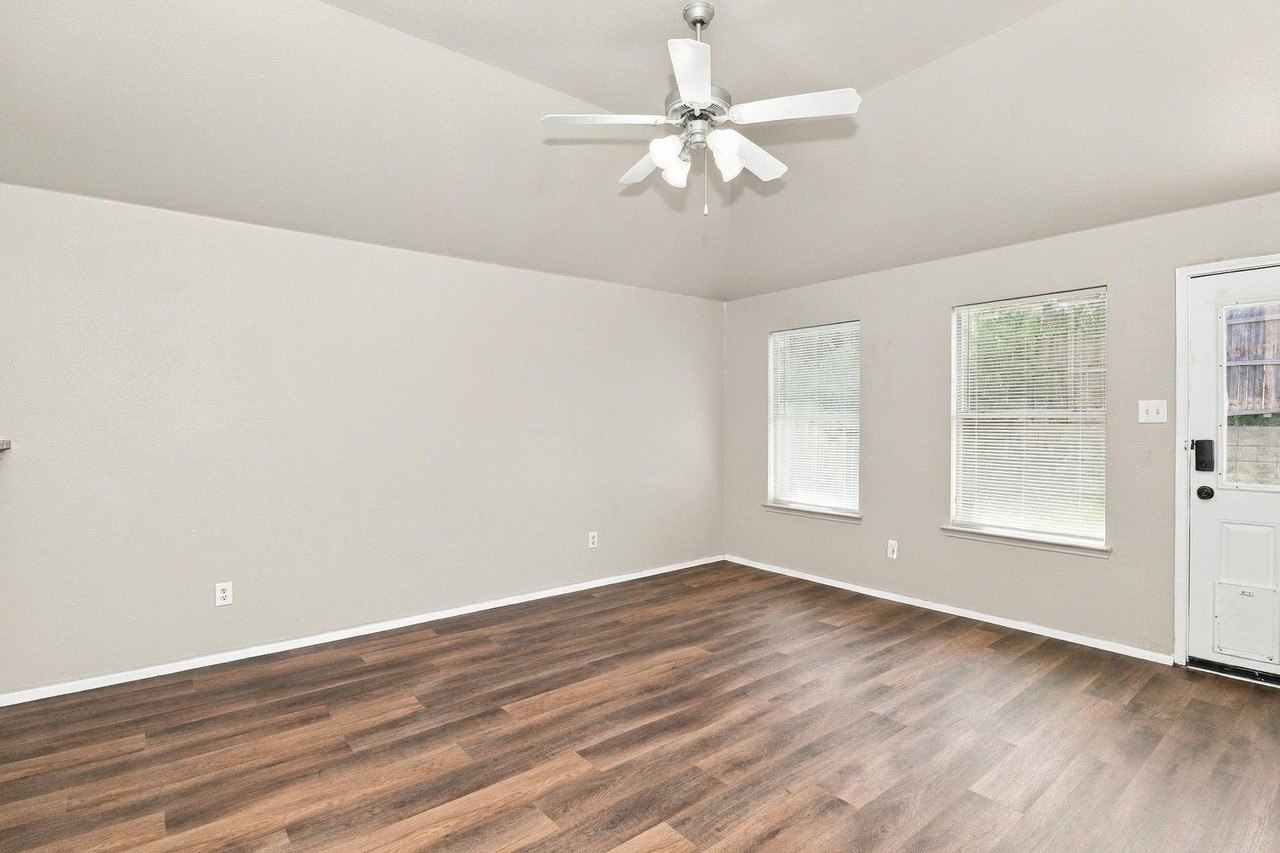 3012 Thicket Bend Ct - Photo 3 of 15