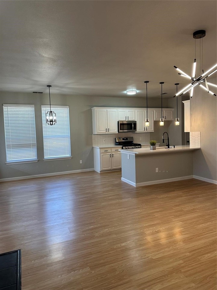 800 Pebble Ridge Dr - Photo 4 of 18