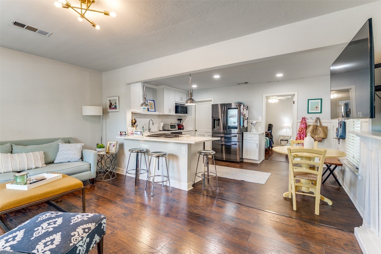 1827 Frederick St - Photo 4 of 13