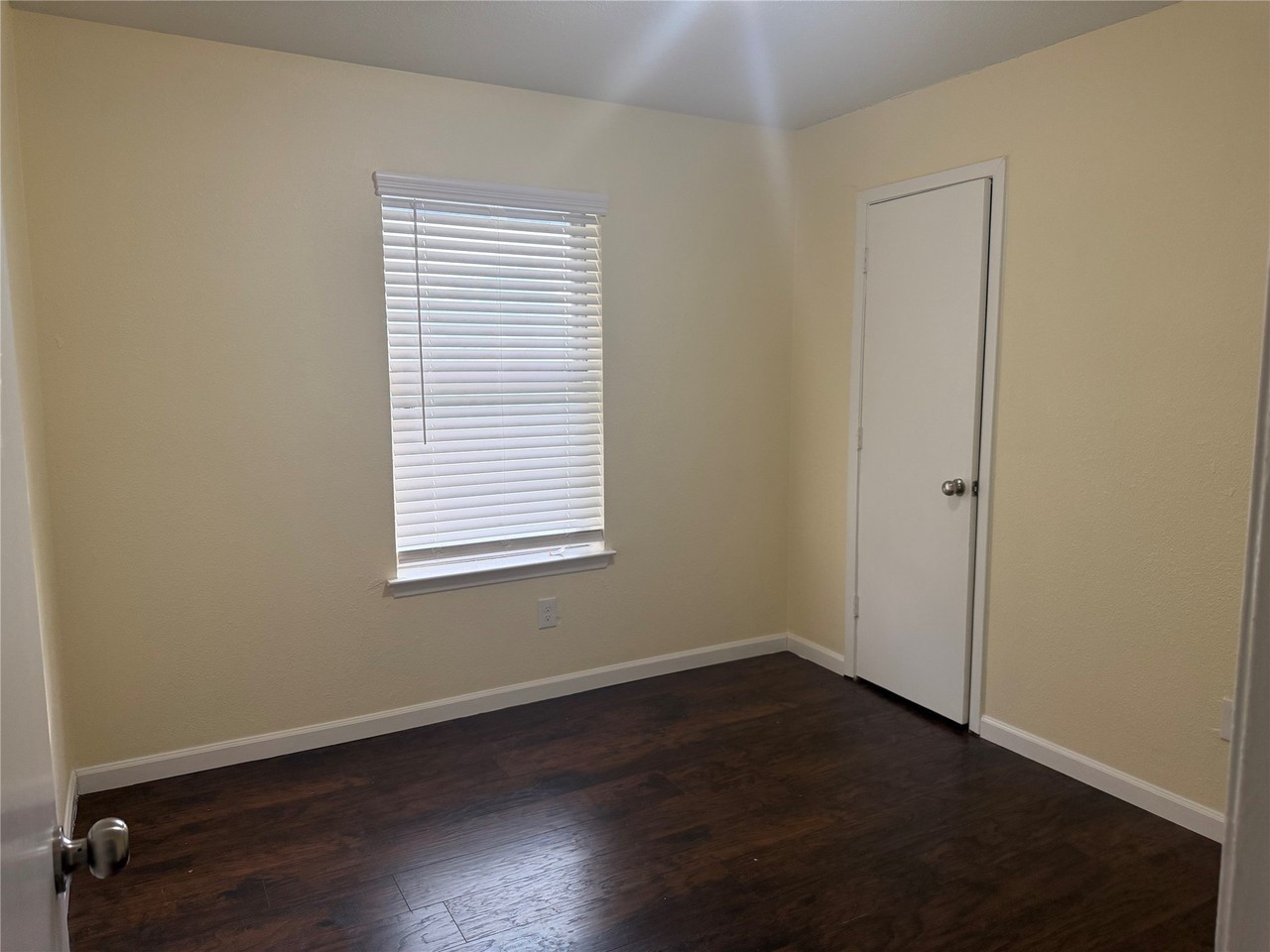 1361 Oakbluff Dr - Photo 5 of 12