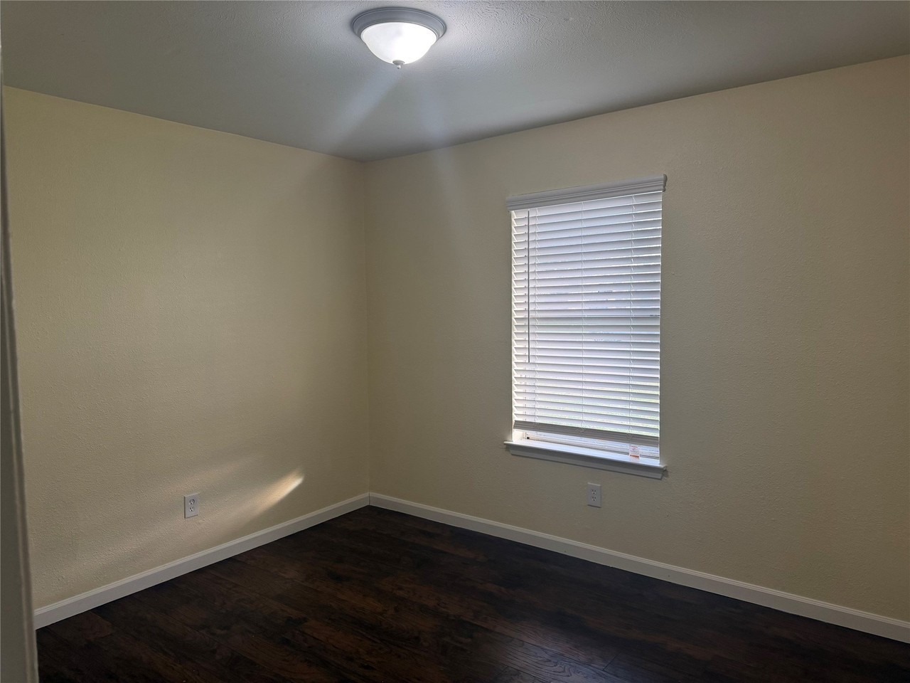 1361 Oakbluff Dr - Photo 7 of 12