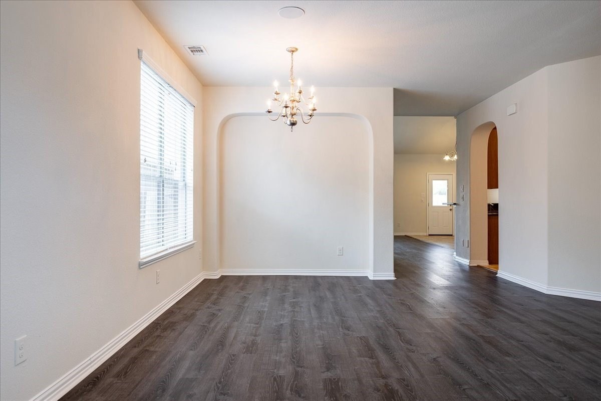 1725 Birds Eye Rd - Photo 5 of 34