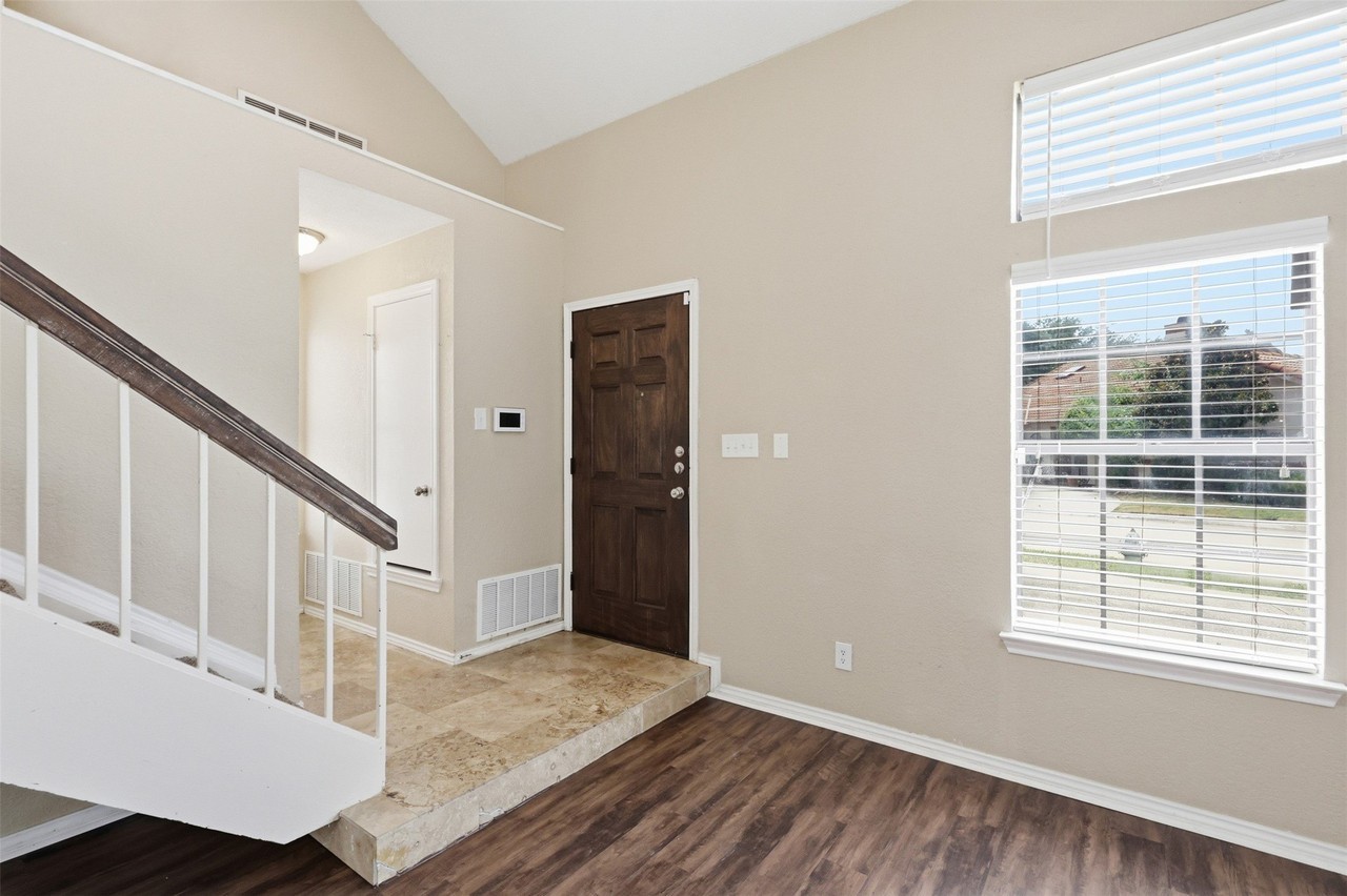 608 Fiesta Cir - Photo 4 of 27